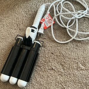 Bondi boost hair crimper